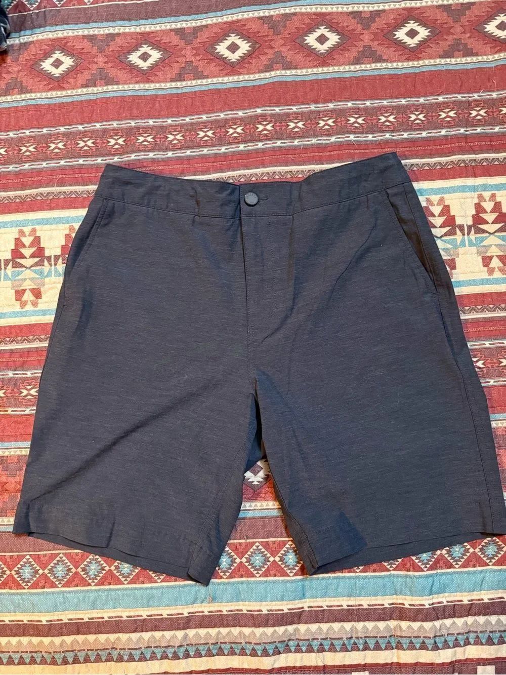 Faherty Men's gray Flat-Front Performance Shorts size 33